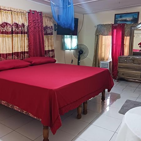 Tina'S Guest House Ocho Rios Bagian luar foto